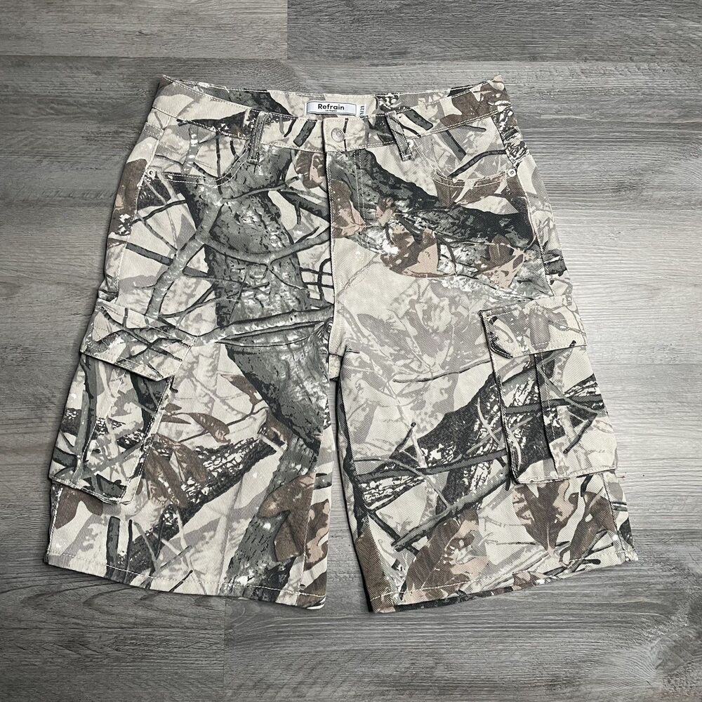 Refrain Women’s/Juniors White Camo Realtree Camo Cargo Shorts Size 9/29
